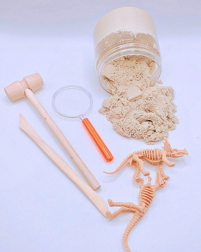Kinetic Sand Dinosaur Play Kit